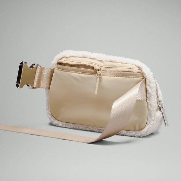 Everywhere Belt Bag Sherpa Fleece - IVORY/TRENCH - Picture 6 of 7